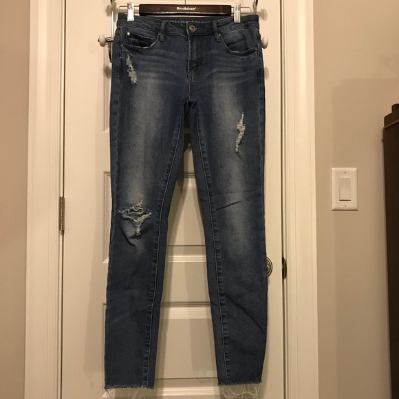 Articles of Society 5 pocket distressed ankle medium wash blue jeans (size 26) - Picture 2 of 16